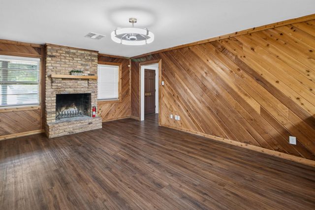 2027 Ottawa Lane, Houston, TX 77043