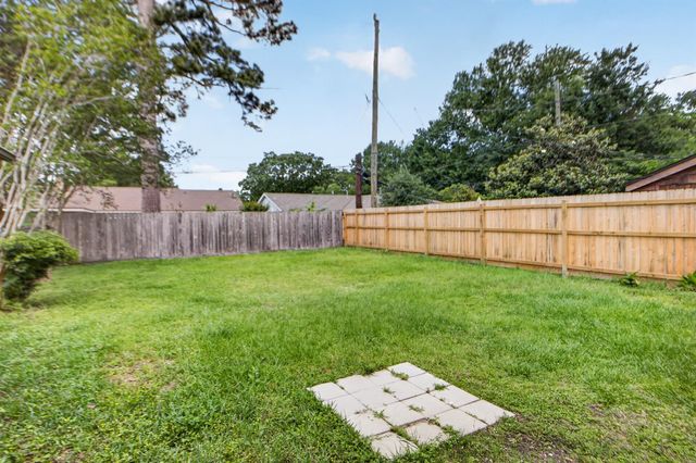 2027 Ottawa Lane, Houston, TX 77043