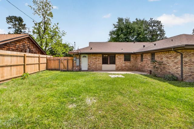 2027 Ottawa Lane, Houston, TX 77043