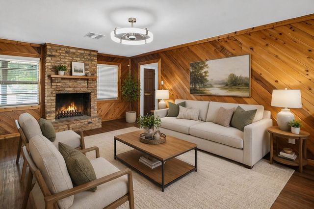 2027 Ottawa Lane, Houston, TX 77043