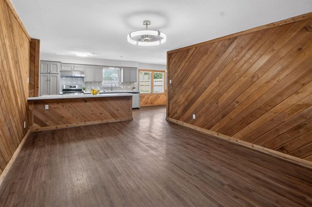 2027 Ottawa Lane, Houston, TX 77043