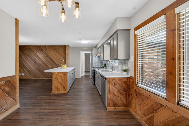 2027 Ottawa Lane, Houston, TX 77043