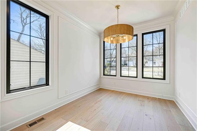 6115 Catalina Street, Fairway, KS 66205