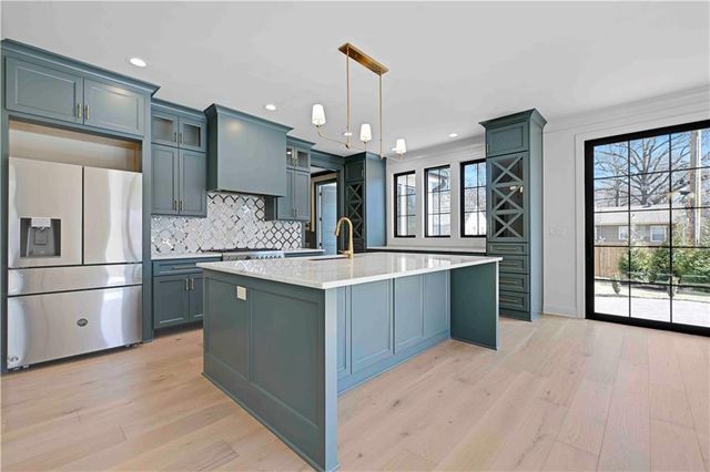 6115 Catalina Street, Fairway, KS 66205