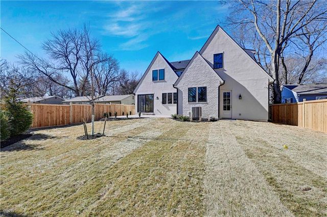 6115 Catalina Street, Fairway, KS 66205