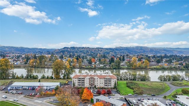 1548 River Road #302, Longview, WA 98632