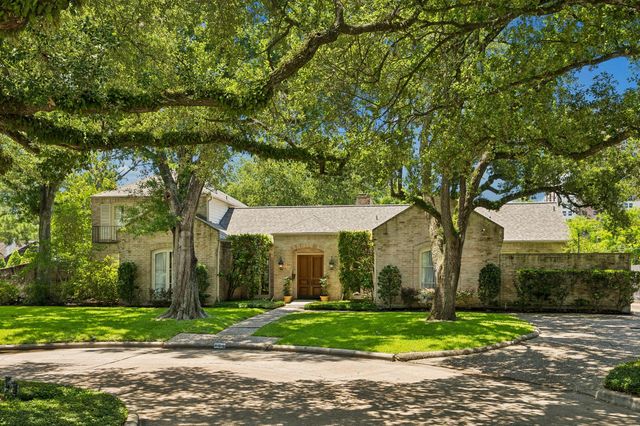 802 Briar Ridge Drive, Houston, TX 77057