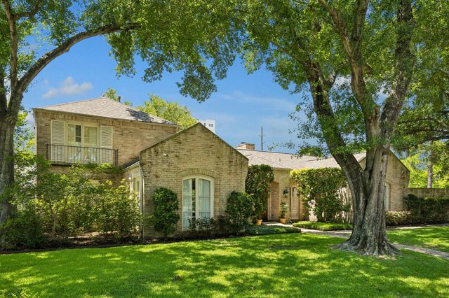 802 Briar Ridge Drive, Houston, TX 77057