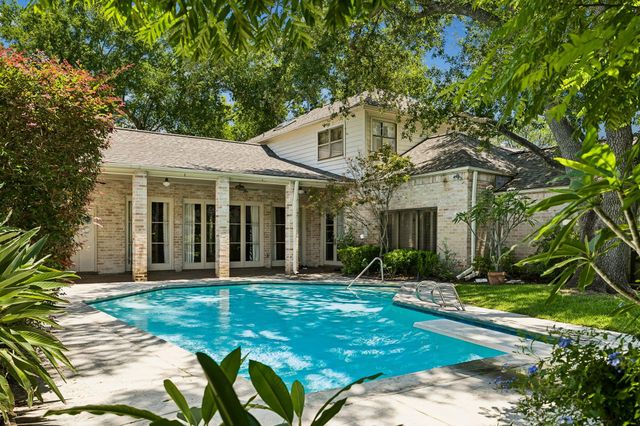 802 Briar Ridge Drive, Houston, TX 77057