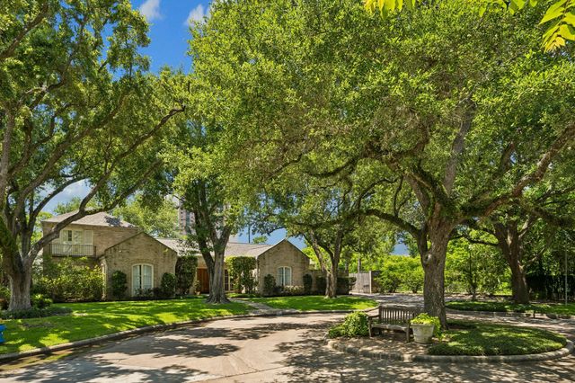 802 Briar Ridge Drive, Houston, TX 77057