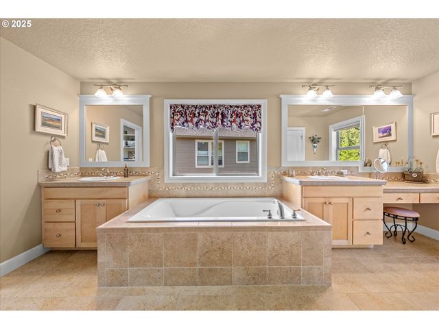 7029 Sw CEDAR POINTE Dr, Wilsonville, OR 97070