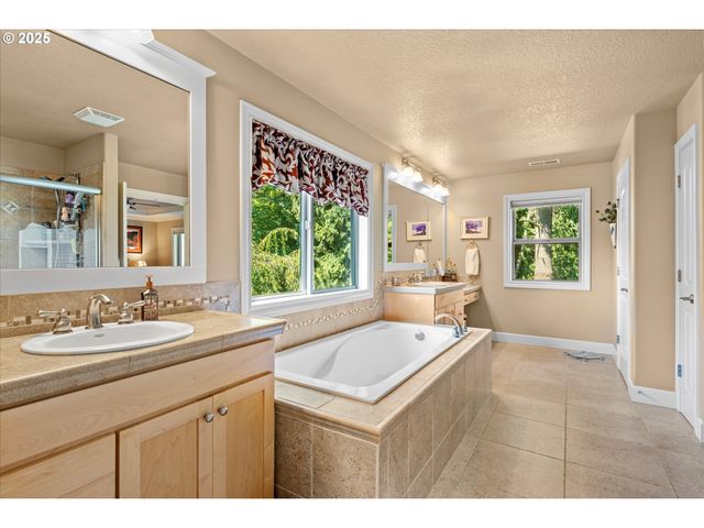 7029 Sw CEDAR POINTE Dr, Wilsonville, OR 97070