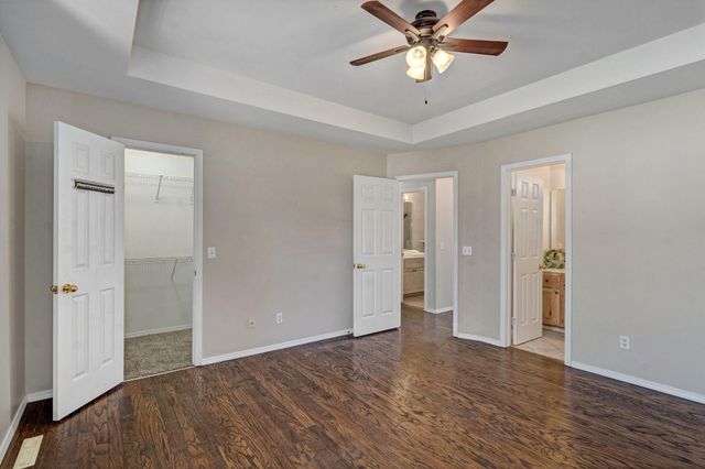 5911 S Farm Rd 157, Springfield, MO 65810