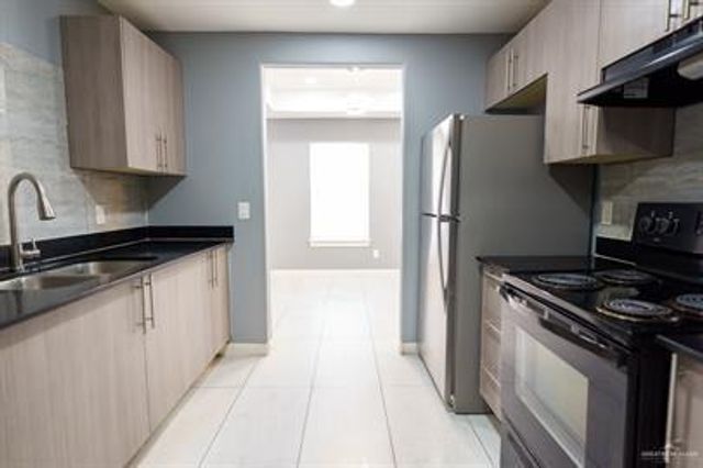 1421 W Harrison Avenue 6, Alton, TX 78573