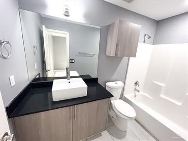 1421 W Harrison Avenue 6, Alton, TX 78573