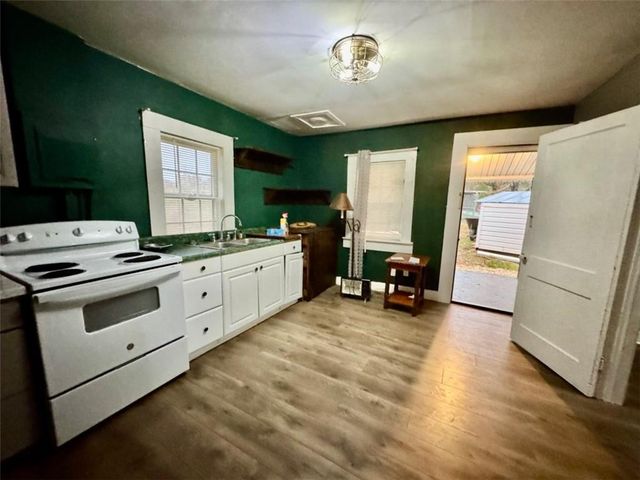 930 Cantrell Road, Marble Hill, GA 30148