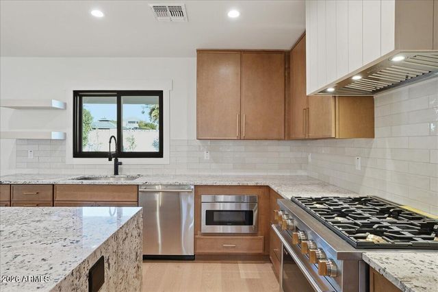 4515 N 35TH Street, Phoenix, AZ 85018