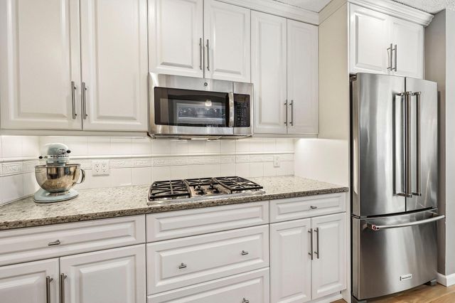 5551 W 93rd Street, Bloomington, MN 55437