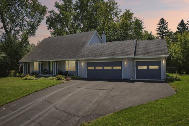 5551 W 93rd Street, Bloomington, MN 55437