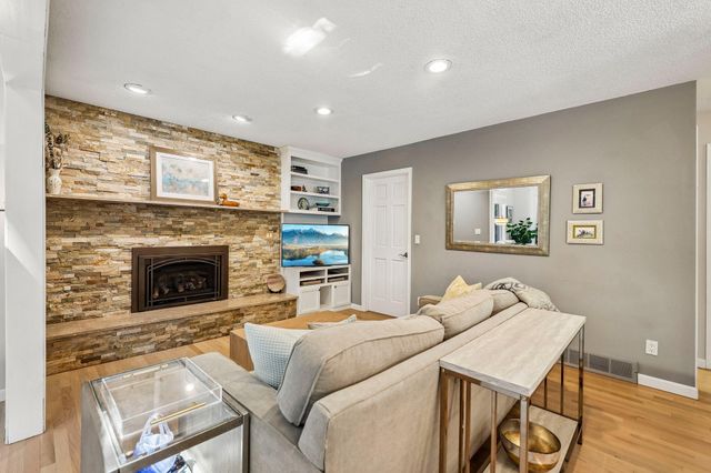 5551 W 93rd Street, Bloomington, MN 55437