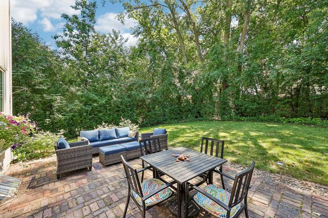 5551 W 93rd Street, Bloomington, MN 55437
