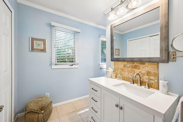 5551 W 93rd Street, Bloomington, MN 55437