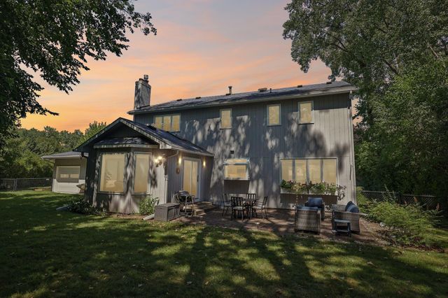 5551 W 93rd Street, Bloomington, MN 55437