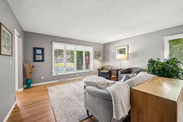 5551 W 93rd Street, Bloomington, MN 55437