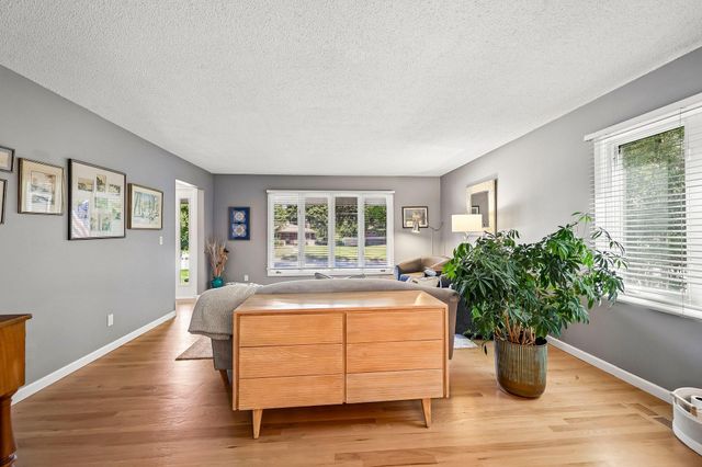 5551 W 93rd Street, Bloomington, MN 55437