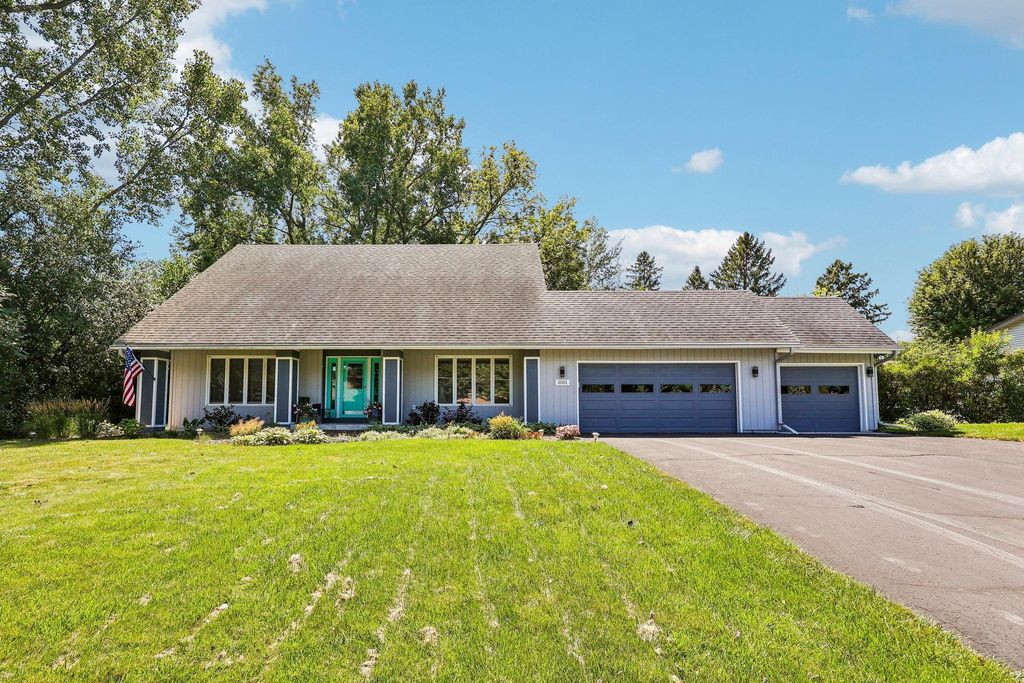 5551 W 93rd Street, Bloomington, MN 55437