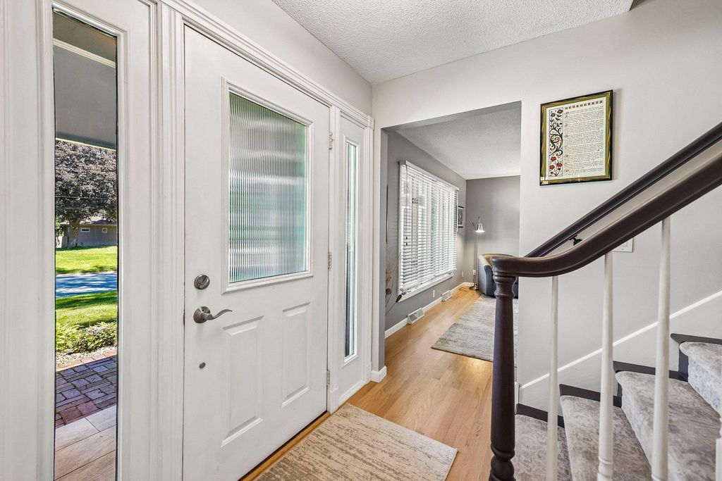 5551 W 93rd Street, Bloomington, MN 55437 — photo 5