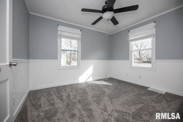 821 W RIDGE Road, Peoria, IL 61614