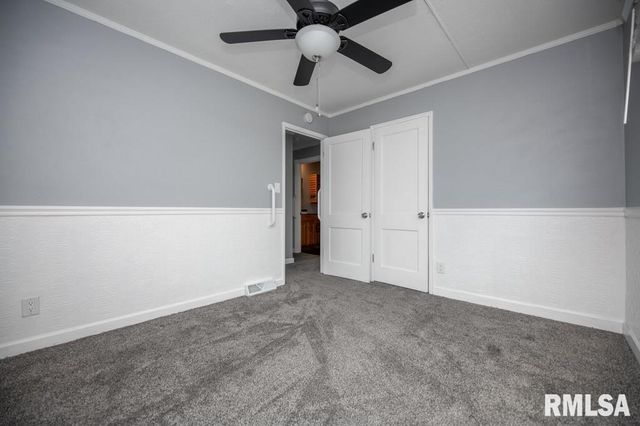 821 W RIDGE Road, Peoria, IL 61614