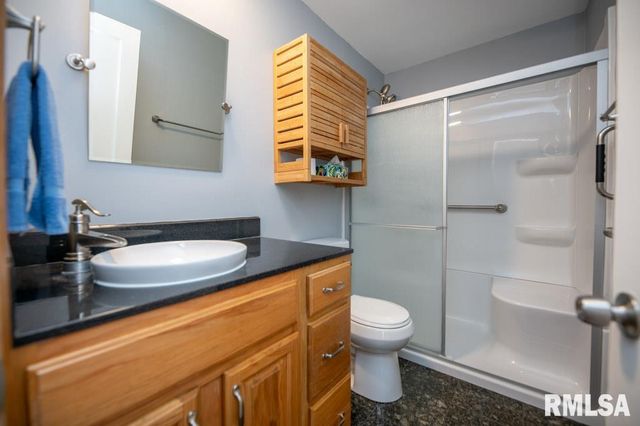 821 W RIDGE Road, Peoria, IL 61614