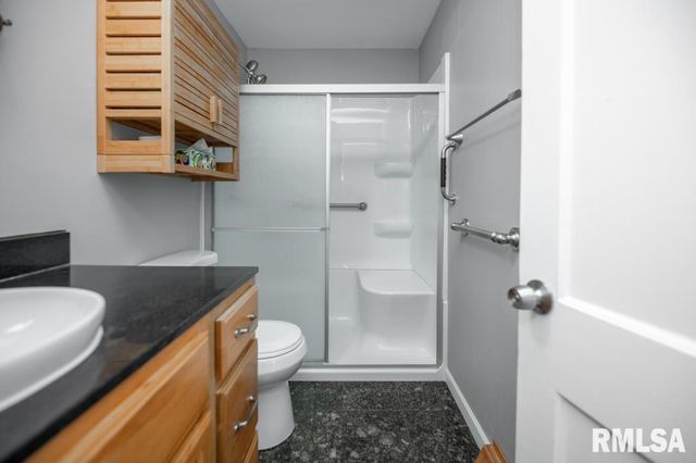 821 W RIDGE Road, Peoria, IL 61614