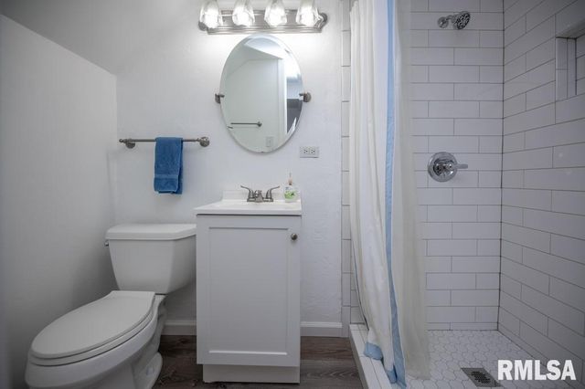 821 W RIDGE Road, Peoria, IL 61614