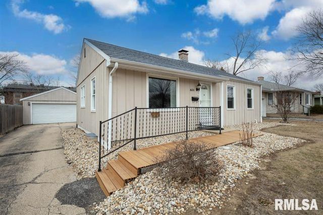 821 W RIDGE Road, Peoria, IL 61614