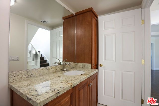 1171 FRANKLIN Street 104, Santa Monica, CA 90403