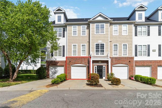 6432 Park Pond Drive, Charlotte, NC 28262