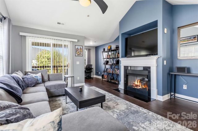 6432 Park Pond Drive, Charlotte, NC 28262