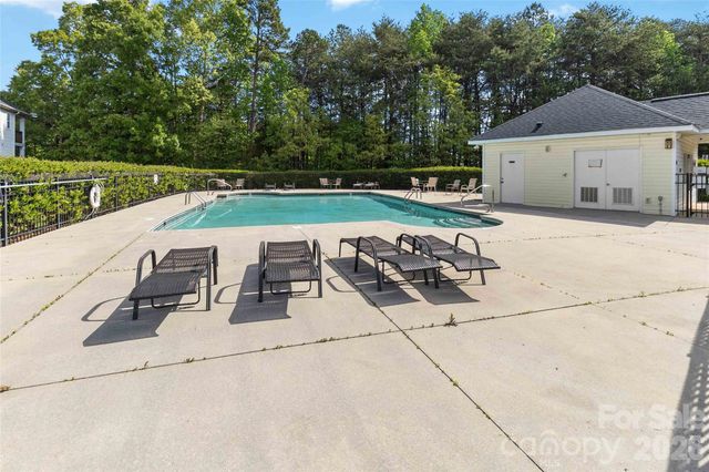 6432 Park Pond Drive, Charlotte, NC 28262