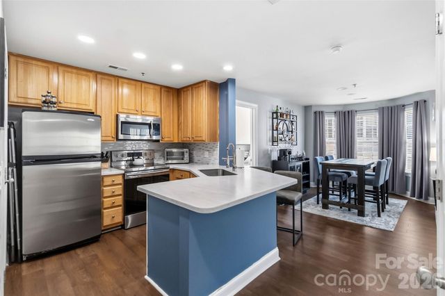 6432 Park Pond Drive, Charlotte, NC 28262