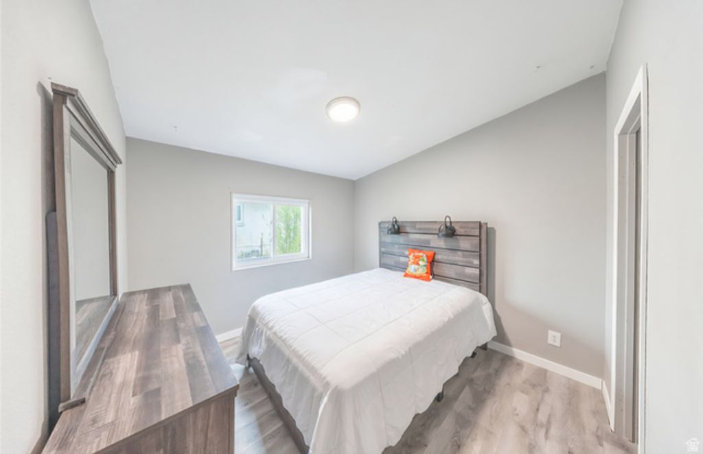Image 3 of property listing at 537 KIRK ST, Layton, UT 84041