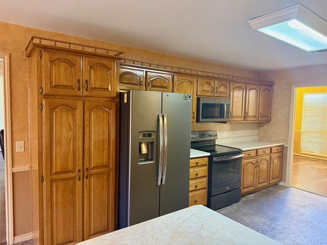 300 Ridge Road, Decatur, TX 76234