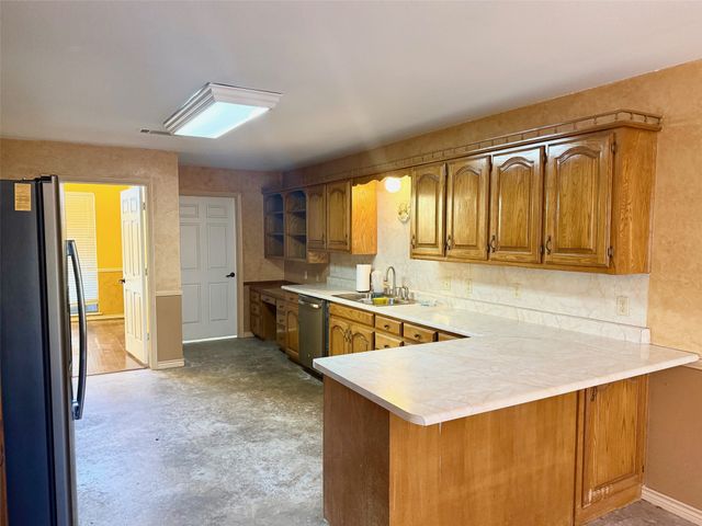 300 Ridge Road, Decatur, TX 76234