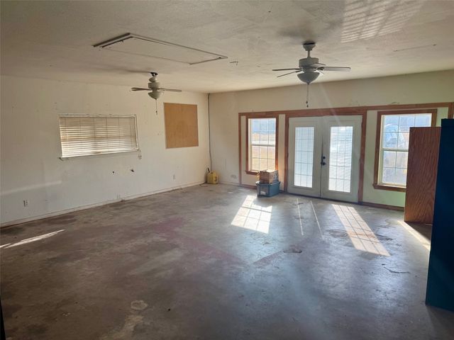 300 Ridge Road, Decatur, TX 76234