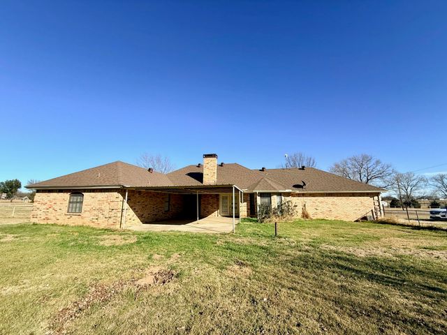 300 Ridge Road, Decatur, TX 76234