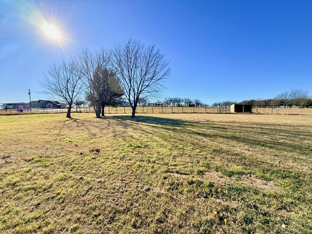 300 Ridge Road, Decatur, TX 76234