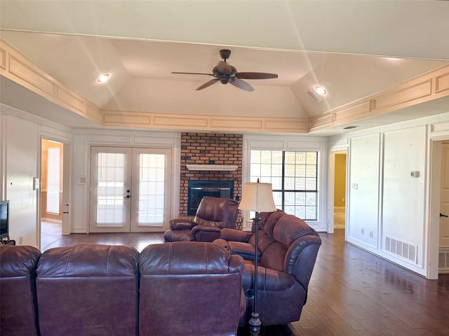 300 Ridge Road, Decatur, TX 76234