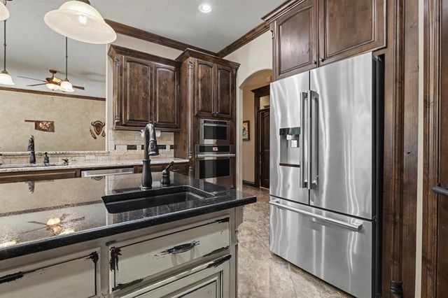420 Stonemill Boulevard, Yukon, OK 73099